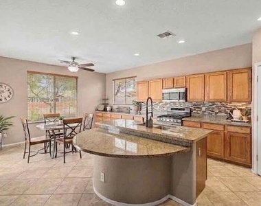 1076 E Euclid Avenue - Photo Thumbnail 2