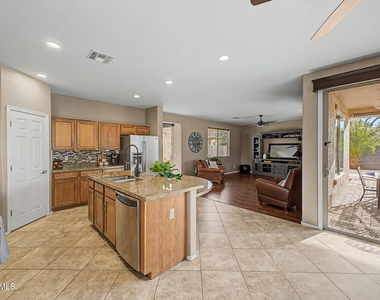 1076 E Euclid Avenue - Photo Thumbnail 12