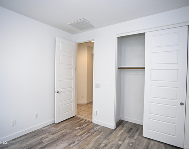 6349 W Raymond Street - Photo Thumbnail 27