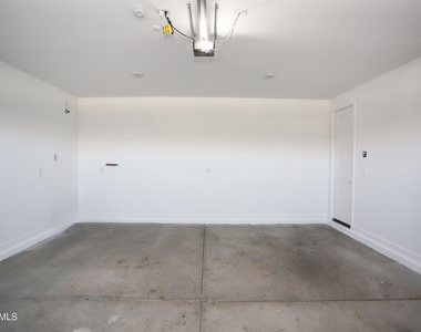 6349 W Raymond Street - Photo Thumbnail 37