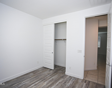 6349 W Raymond Street - Photo Thumbnail 29