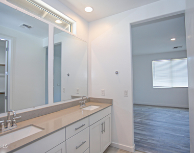 6349 W Raymond Street - Photo Thumbnail 18