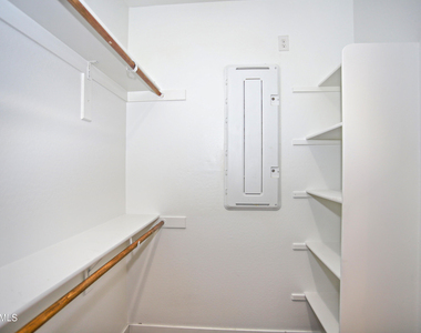 6349 W Raymond Street - Photo Thumbnail 21