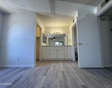 850 S River Drive - Photo Thumbnail 17