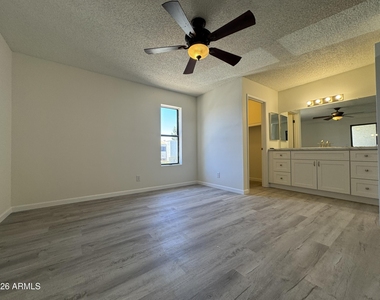 850 S River Drive - Photo Thumbnail 15