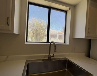 850 S River Drive - Photo Thumbnail 36