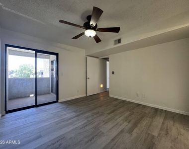 850 S River Drive - Photo Thumbnail 6