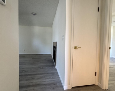 850 S River Drive - Photo Thumbnail 39