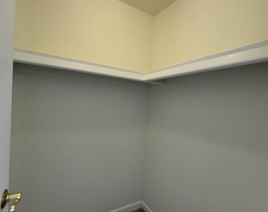 850 S River Drive - Photo Thumbnail 19