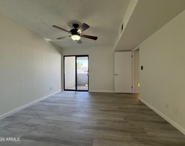 850 S River Drive - Photo Thumbnail 12