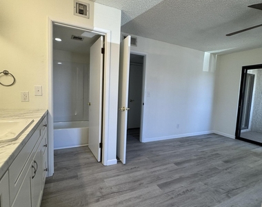 850 S River Drive - Photo Thumbnail 20