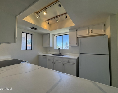 850 S River Drive - Photo Thumbnail 33