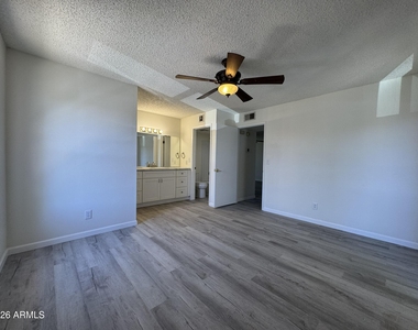 850 S River Drive - Photo Thumbnail 16