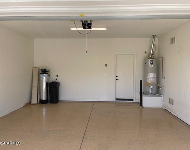 12120 W Cottontail Lane - Photo Thumbnail 3