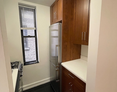 West 79 Street - Photo Thumbnail 2