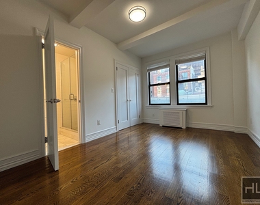 West 68 Street - Photo Thumbnail 3