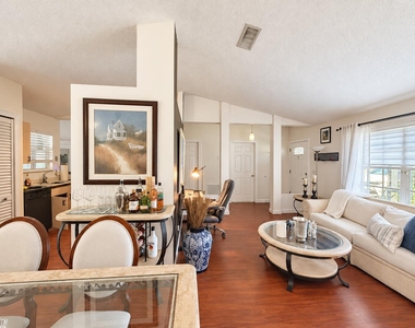 1902 Sw Aladdin Street - Photo Thumbnail 3