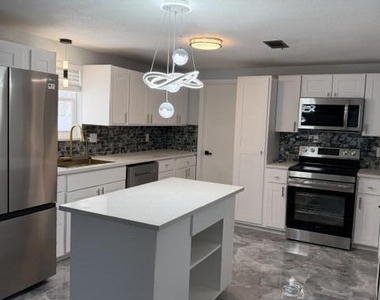 3040 Tropical Trail - Photo Thumbnail 6