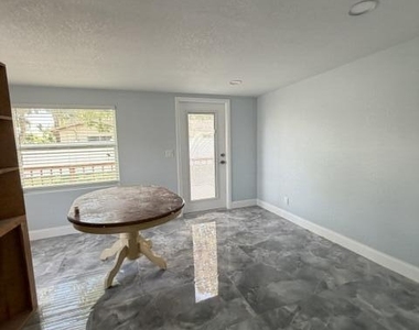 3040 Tropical Trail - Photo Thumbnail 11