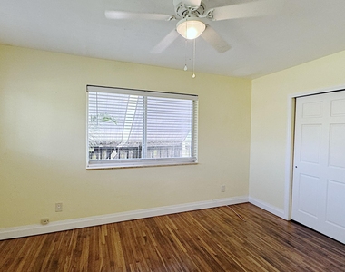 222 Se 2nd Terrace - Photo Thumbnail 28