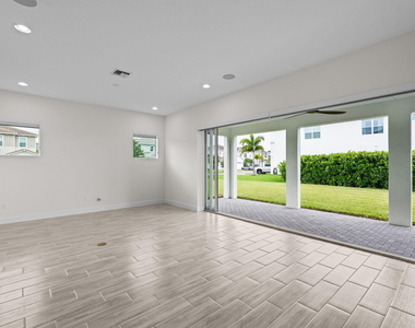 5627 Opal Drive - Photo Thumbnail 7