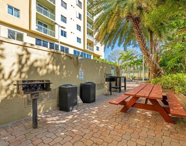 3500 Coral Way - Photo Thumbnail 11