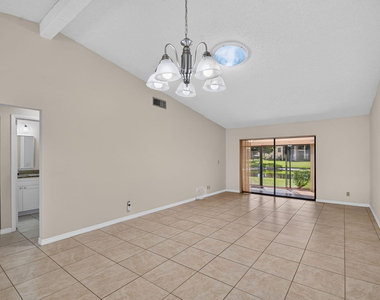 604 Sea Pine Way - Photo Thumbnail 14