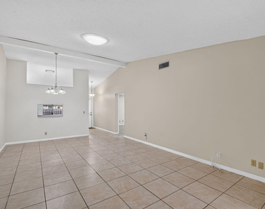 604 Sea Pine Way - Photo Thumbnail 10