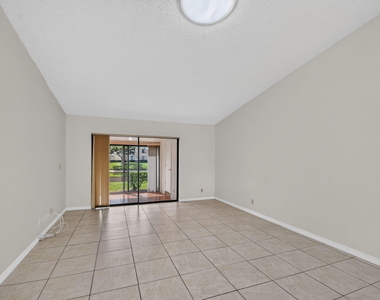 604 Sea Pine Way - Photo Thumbnail 13