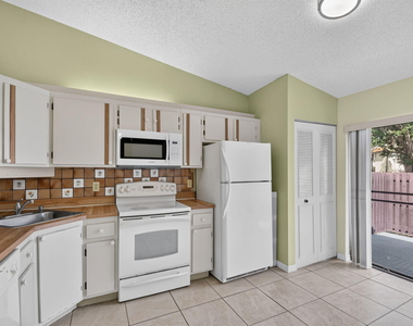 604 Sea Pine Way - Photo Thumbnail 18