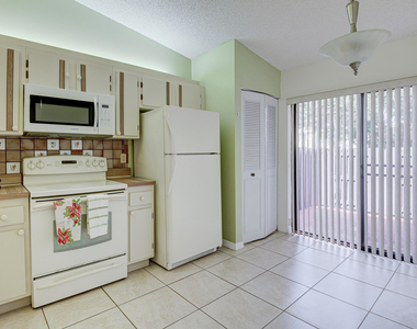 604 Sea Pine Way - Photo Thumbnail 16