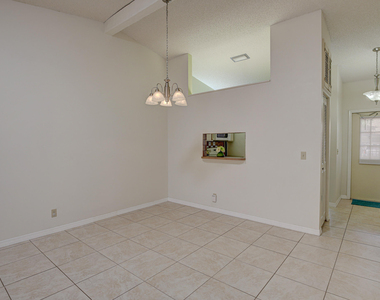 604 Sea Pine Way - Photo Thumbnail 7