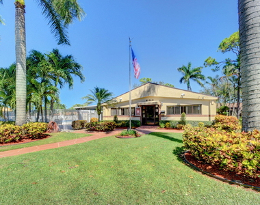 604 Sea Pine Way - Photo Thumbnail 55