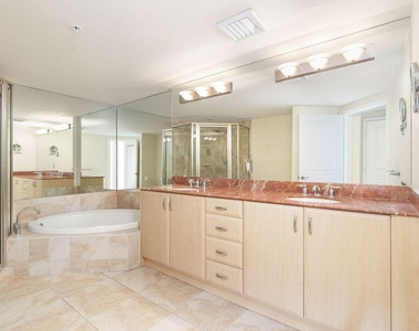 403 S Sapodilla Avenue - Photo Thumbnail 8