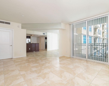 403 S Sapodilla Avenue - Photo Thumbnail 7