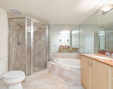 403 S Sapodilla Avenue - Photo Thumbnail 9