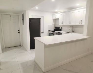 14790 Bonaire Boulevard - Photo Thumbnail 3
