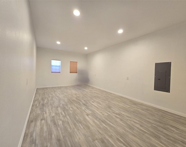 5144 Tato Drive - Photo Thumbnail 5