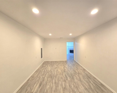 5144 Tato Drive - Photo Thumbnail 4