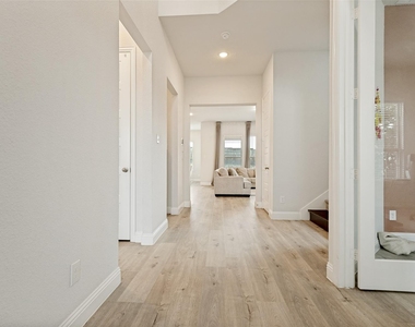 16931 Maple Bend Drive - Photo Thumbnail 4