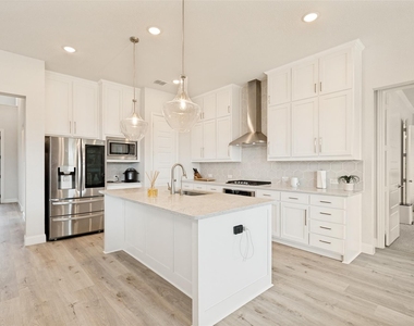16931 Maple Bend Drive - Photo Thumbnail 8