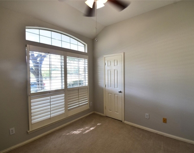 1109 Shadow Lakes Boulevard - Photo Thumbnail 21