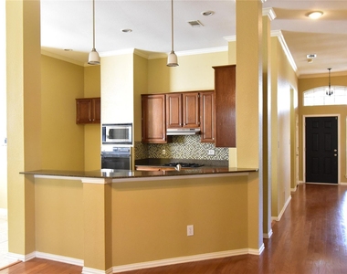 1109 Shadow Lakes Boulevard - Photo Thumbnail 9