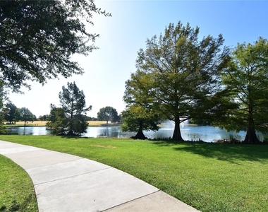 1109 Shadow Lakes Boulevard - Photo Thumbnail 2