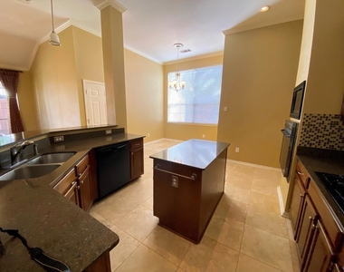 1109 Shadow Lakes Boulevard - Photo Thumbnail 11