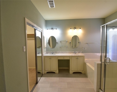 1109 Shadow Lakes Boulevard - Photo Thumbnail 17