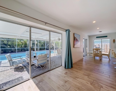 238 Corsair Avenue - Photo Thumbnail 7
