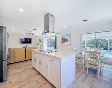 238 Corsair Avenue - Photo Thumbnail 18