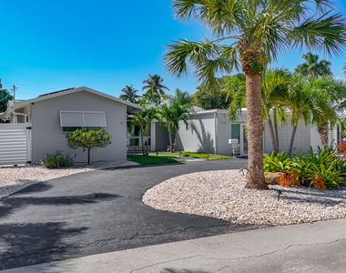238 Corsair Avenue - Photo Thumbnail 4