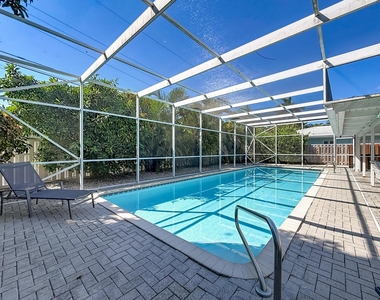 238 Corsair Avenue - Photo Thumbnail 42